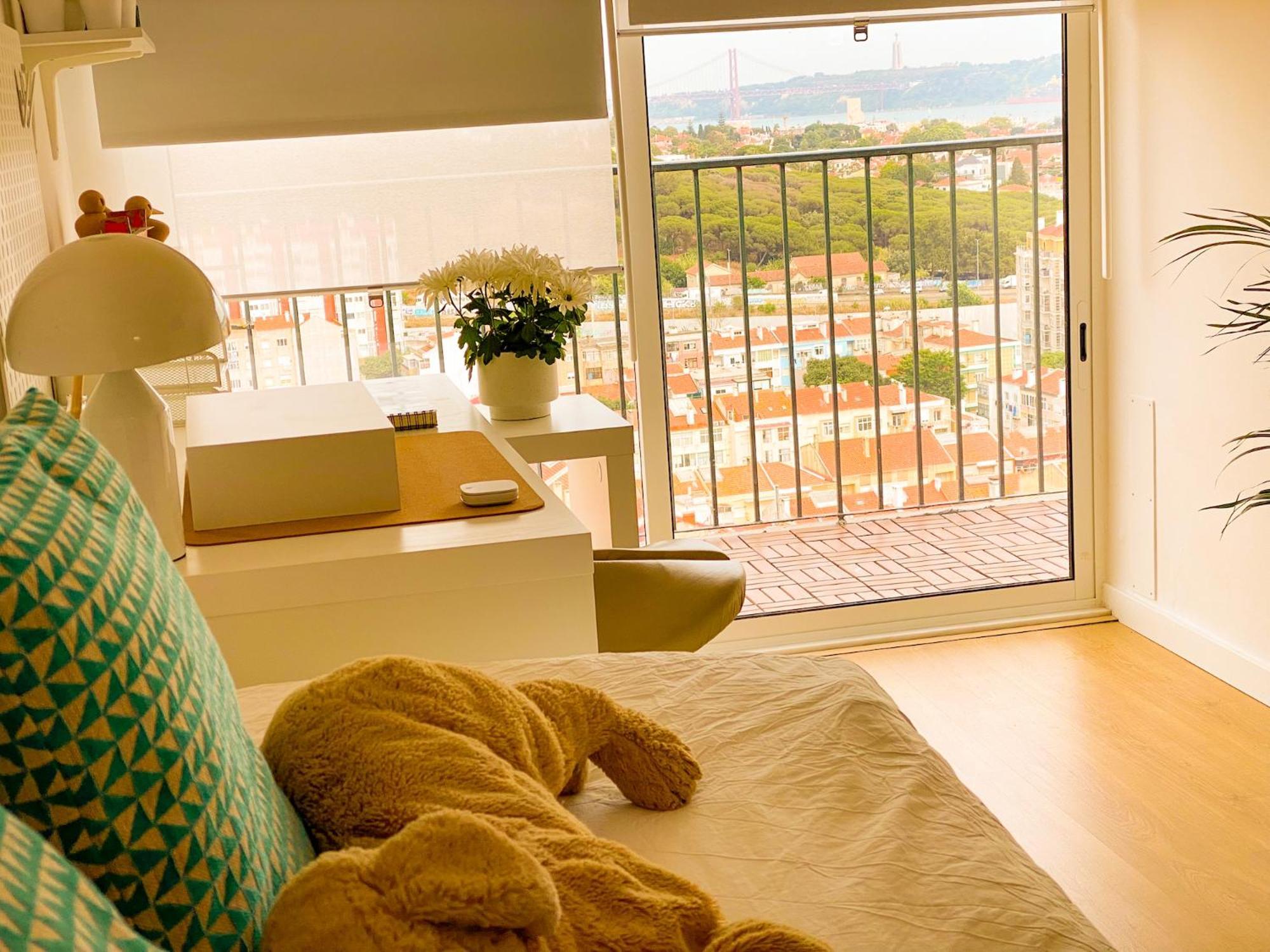 Ideally Located With Perfect Views Algés Buitenkant foto