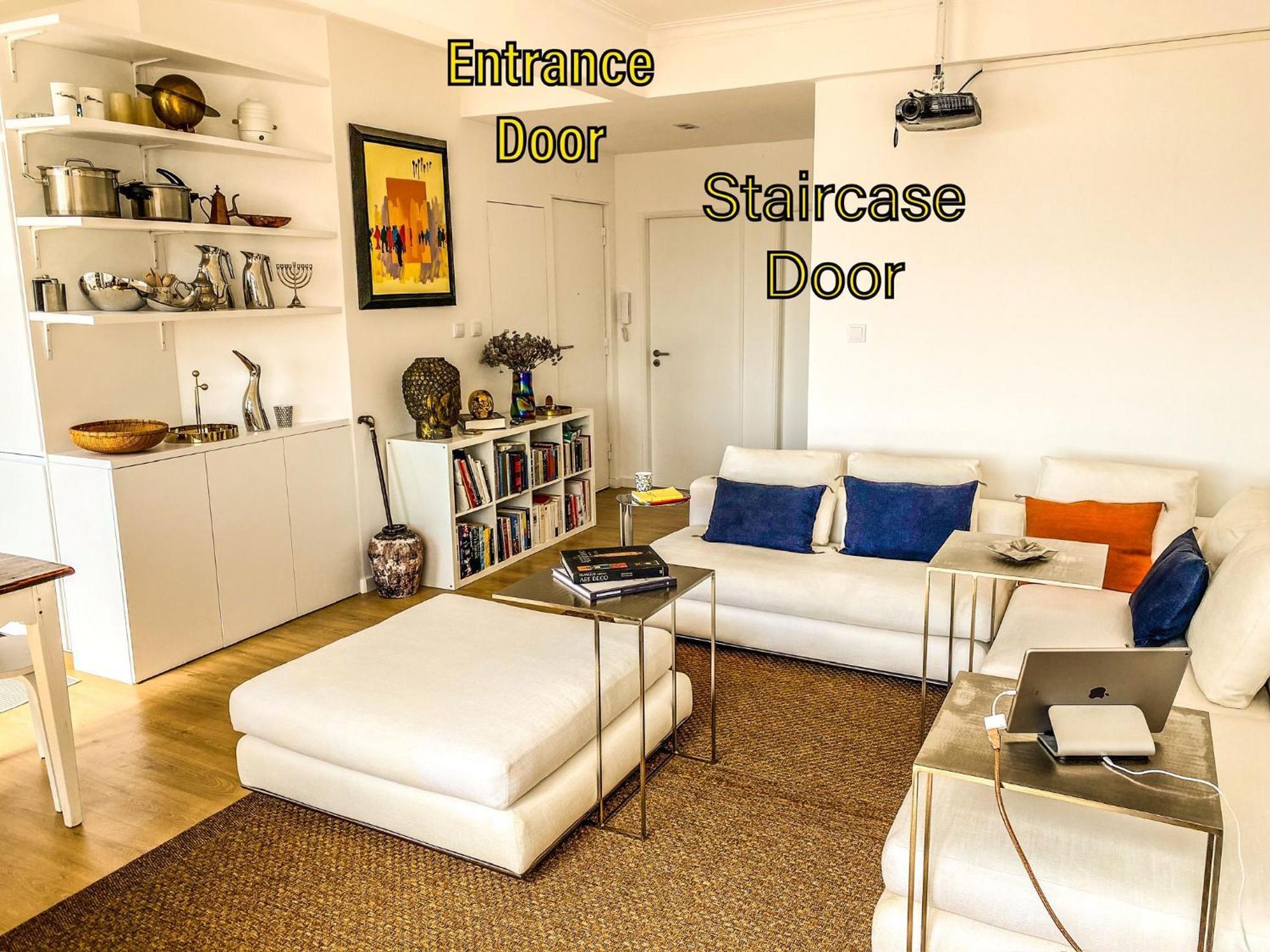 Ideally Located With Perfect Views Algés Buitenkant foto