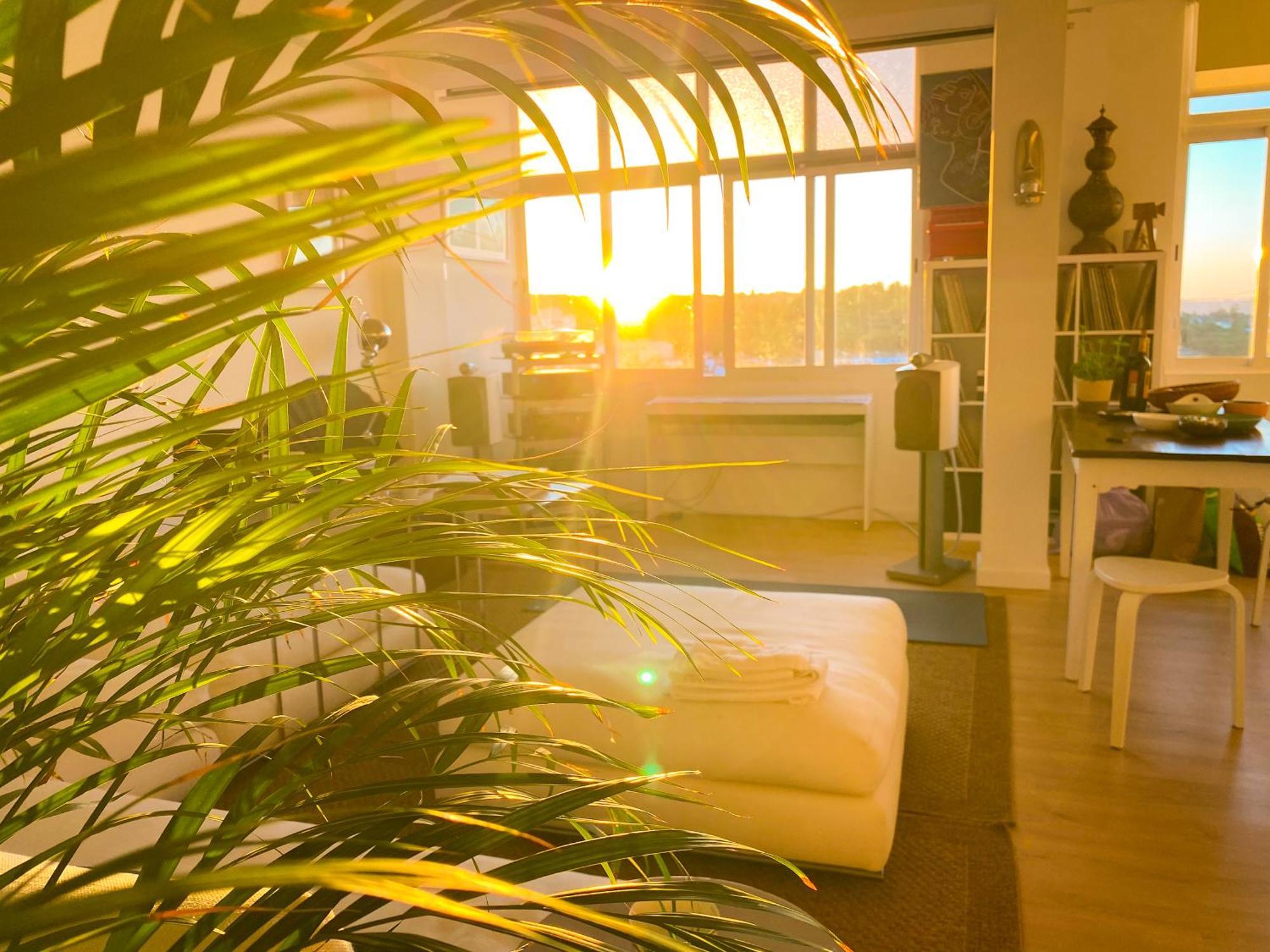 Ideally Located With Perfect Views Algés Buitenkant foto
